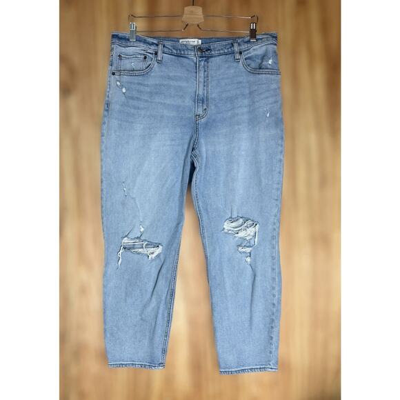 Abercrombie & Fitch High Rise Mom Jeans Light Wash Distressed Ripped Size 33/16 - Picture 1 of 10